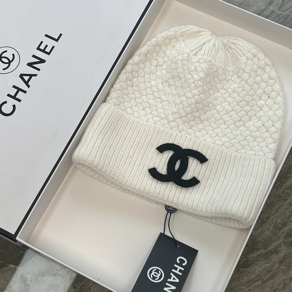 Unused Chanel 24B Popular Knit Hat White Women's hat - Picture 2 of 6